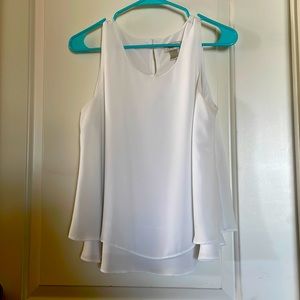 White tiered shell